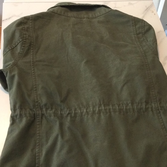 Old Navy olive green canvas barn jacket, size XS. - Picture 6 of 6
